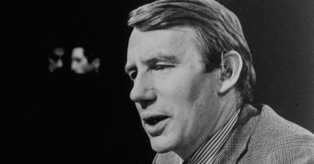 Robert MacNeil, Earnest News Anchor for PBS, Dies at 93