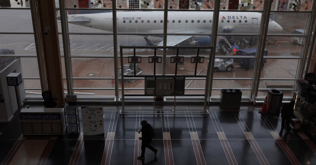 Senate Races to Pass Bill to Reauthorize F.A.A. and Improve Air Travel